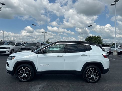 Certified 2025 Jeep Compass Limited AWD/4WD image 7