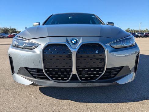 Used 2023 BMW i4 eDrive40 w/ Premium Package image 10