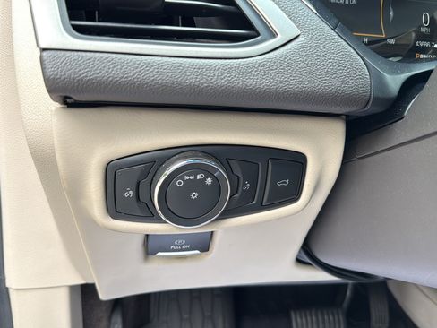 Used 2018 Lincoln MKZ Reserve w/ Climate Package FWD image 19