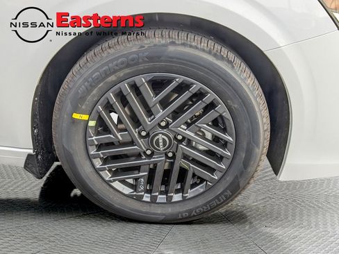 New 2026 Nissan Sentra SV w/ SV Convenience Package FWD image 24