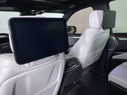 Used 2025 Cadillac Escalade Sport Platinum w/ LPO, ONYX Package image 19