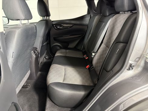 Used 2022 Nissan Rogue Sport SV AWD/4WD image 21