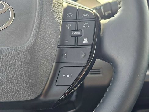 Certified 2026 Toyota Prius XLE FWD image 29