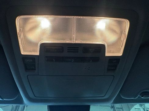 Used 2017 Toyota Highlander XLE image 23