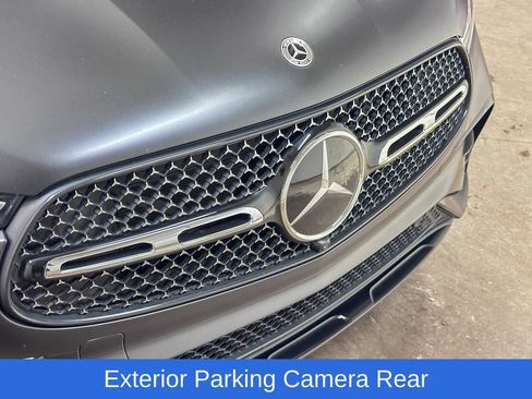 Used 2025 Mercedes-Benz GLC 300 4MATIC image 9