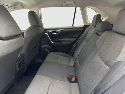 Used 2021 Toyota RAV4 XLE AWD/4WD image 35