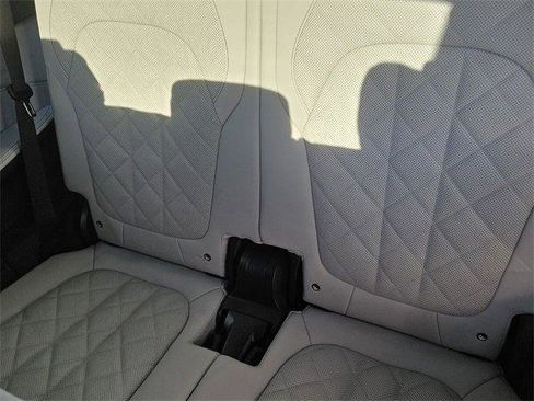 Used 2026 BMW X7 xDrive40i w/ M Sport Package image 11