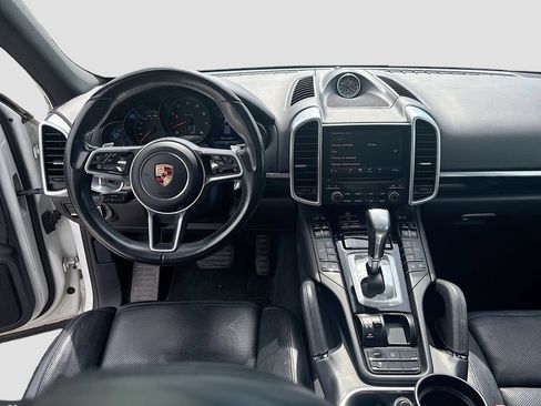 Used 2017 Porsche Cayenne AWD/4WD image 42