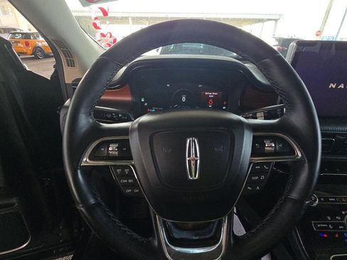 Used 2022 Lincoln Nautilus Reserve w/ Monochromatic Package AWD/4WD image 9