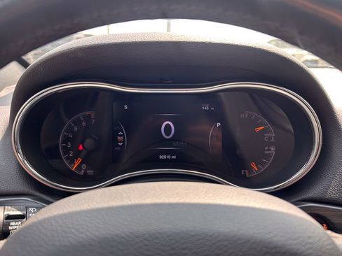 Used 2019 Jeep Grand Cherokee Altitude AWD/4WD image 31