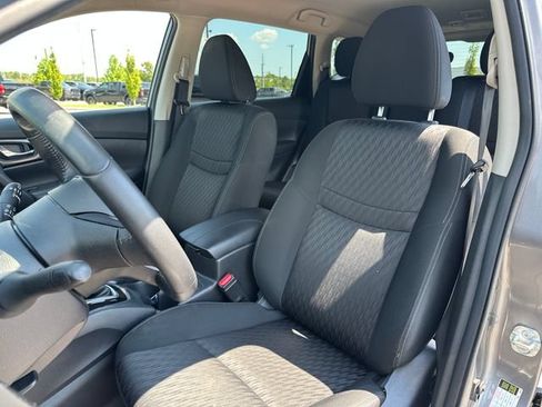 Used 2019 Nissan Rogue SV FWD image 37