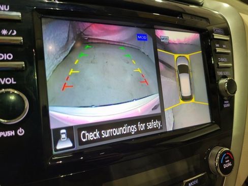 Used 2017 Nissan Murano Platinum image 12