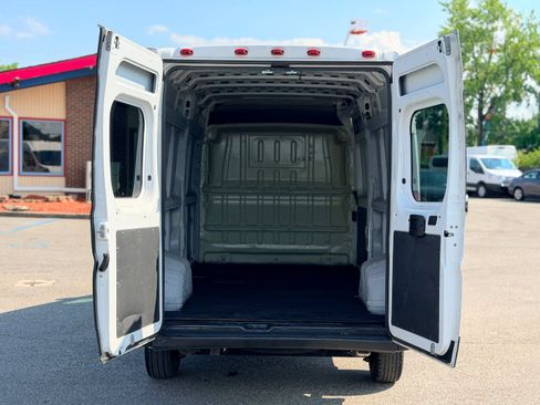 Used 2017 RAM ProMaster 2500 FWD image 9