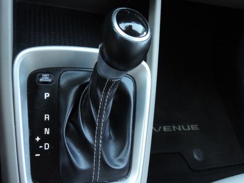 Used 2021 Hyundai Venue SEL FWD image 24