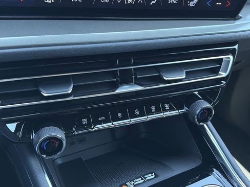 New 2026 Chevrolet Traverse LT image 6