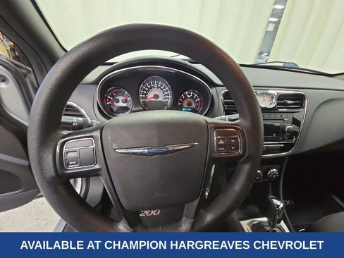 Used 2014 Chrysler 200 LX image 15
