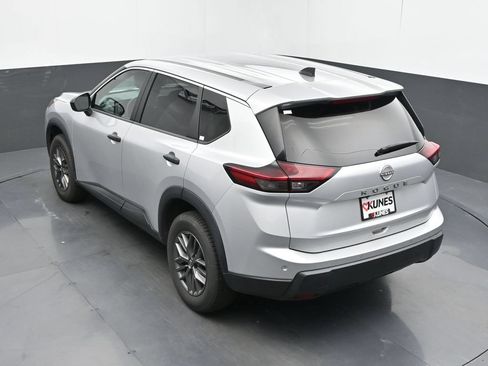 Used 2024 Nissan Rogue S FWD image 41