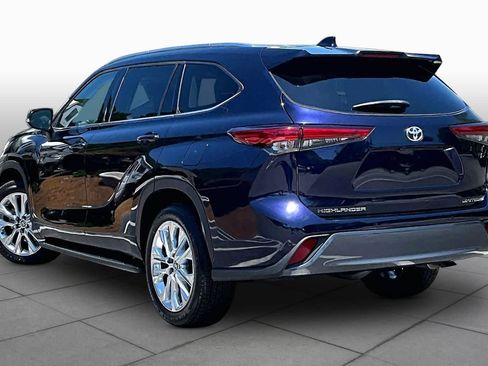 Used 2023 Toyota Highlander Limited FWD image 12