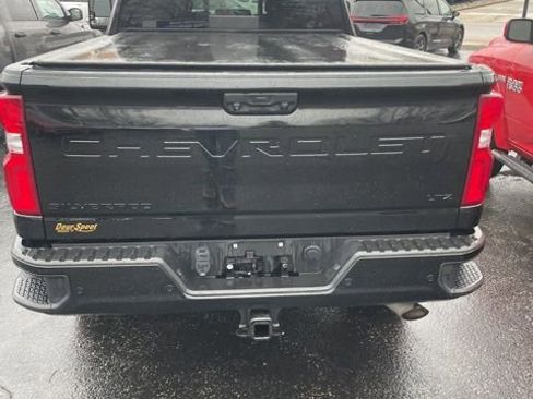 Used 2022 Chevrolet Silverado 2500 LTZ w/ LTZ Plus Package image 3