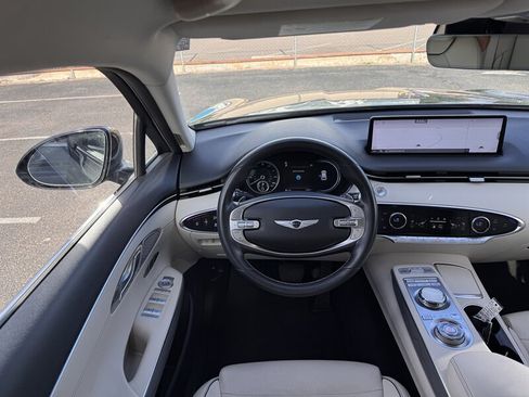 Used 2022 Genesis GV70 2.5T w/ Advanced Package AWD/4WD image 15