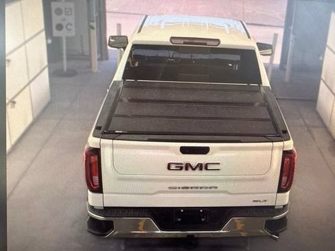 Used 2020 GMC Sierra 1500 SLT RWD image 12