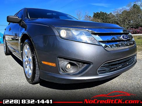 Used 2010 Ford Fusion SE image 1