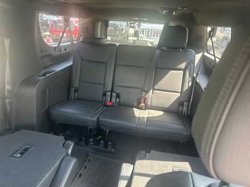 Used 2022 GMC Yukon XL Denali AWD/4WD image 11