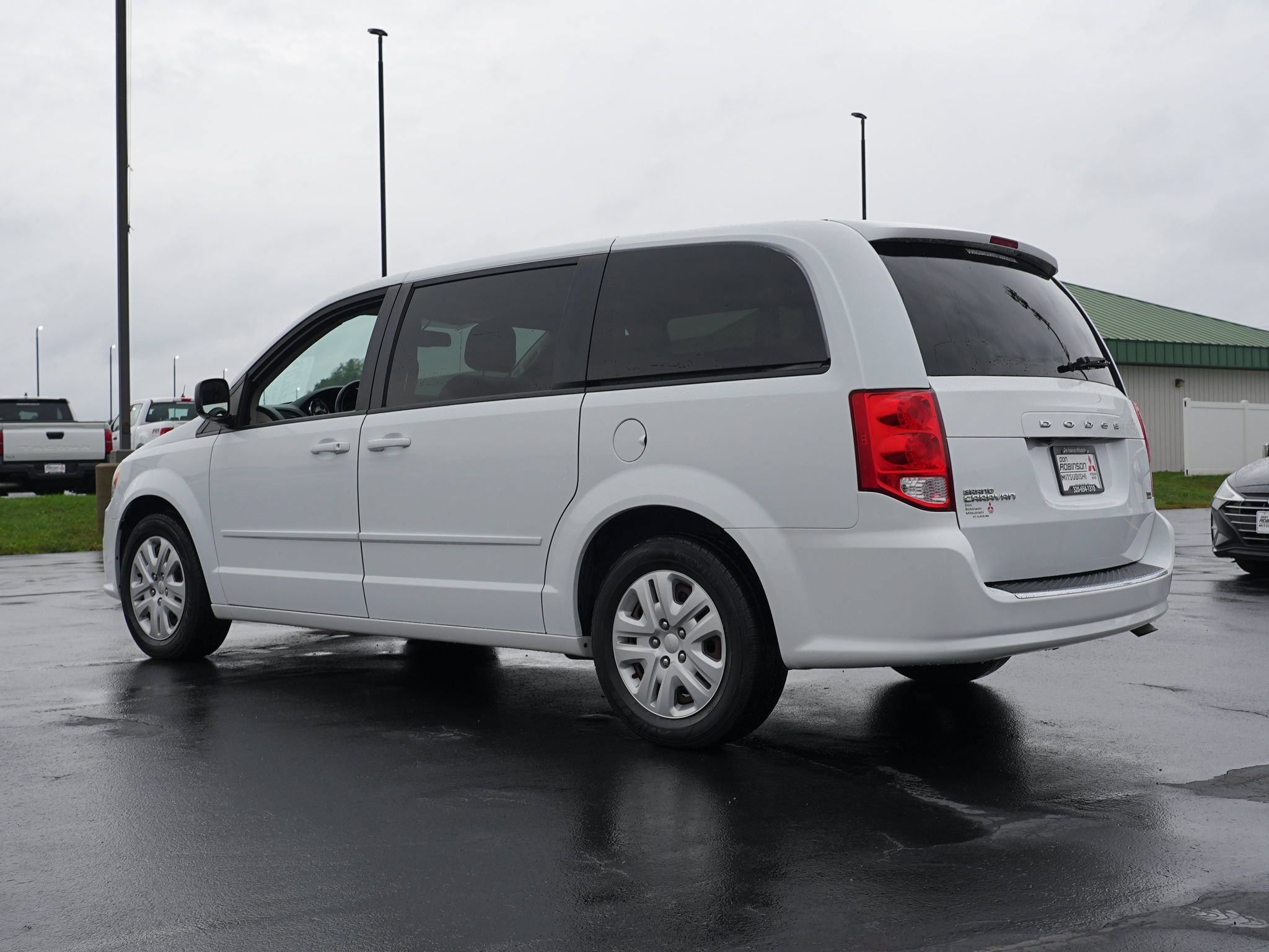 Used 2017 Dodge Grand Caravan SE w/ Power Window Group FWD image 6
