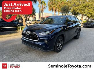 Used 2021 Toyota Highlander XLE FWD video 1