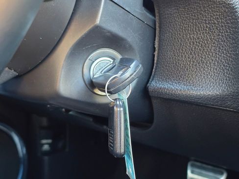 Used 2010 Ford Mustang GT Premium image 31