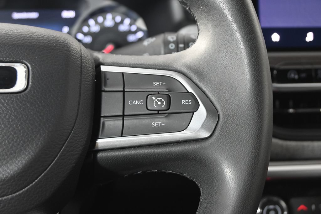 Used 2024 Jeep Compass Latitude AWD/4WD image 34