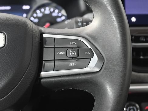 Used 2024 Jeep Compass Latitude AWD/4WD image 34