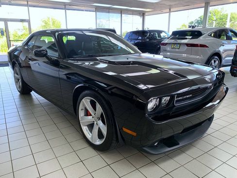 Used 2008 Dodge Challenger SRT8 RWD image 5