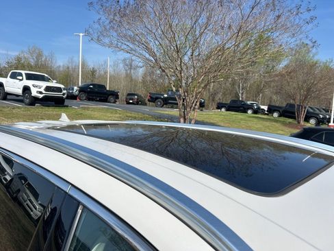 Used 2020 Lincoln Aviator Reserve w/ Equipment Group 202A image 3