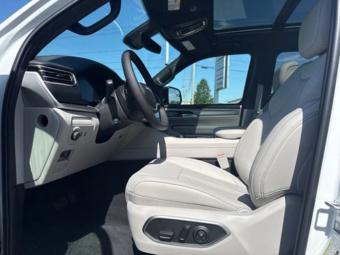New 2026 Jeep Grand Wagoneer Limited AWD/4WD image 26