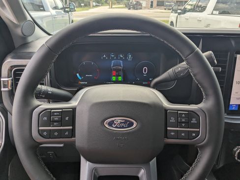 New 2025 Ford F250 Lariat w/ Black Appearance Package image 23