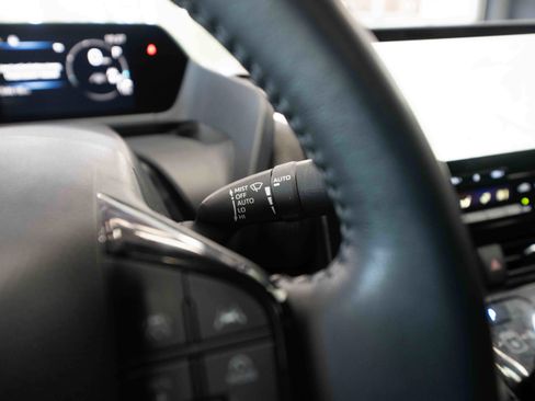 Used 2023 Toyota bZ4X Limited image 14