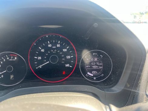 Used 2017 Honda HR-V LX image 12