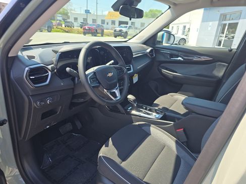 New 2026 Chevrolet TrailBlazer LT w/ LT Cold Weather Package AWD/4WD image 18