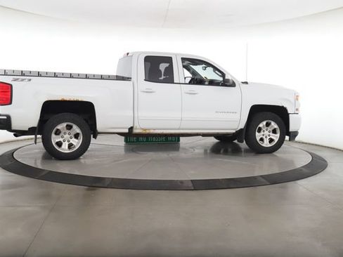 Used 2017 Chevrolet Silverado 1500 LT w/ All Star Edition AWD/4WD image 6