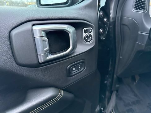 Used 2024 Jeep Wrangler Unlimited Sahara AWD/4WD image 20