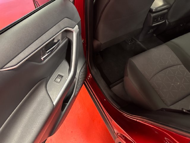 Used 2019 Toyota RAV4 XLE w/ Convenience Package AWD/4WD image 12