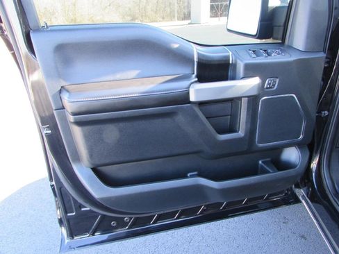 Used 2019 Ford F150 Platinum w/ Equipment Group 701A Luxury image 13