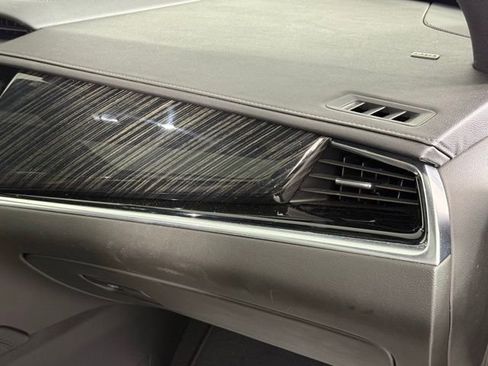 Certified 2025 Cadillac XT6 Premium Luxury image 32