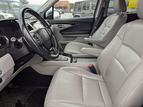 Used 2017 Honda Pilot Touring image 27