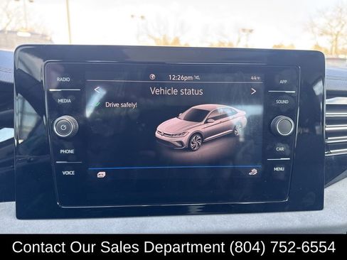 Used 2025 Volkswagen Jetta SE image 19