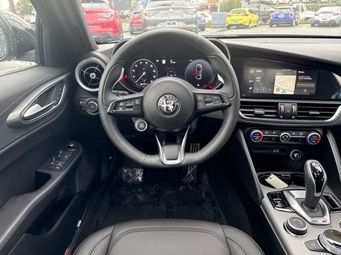 New 2025 Alfa Romeo Giulia AWD w/ Driving Assist Package image 17