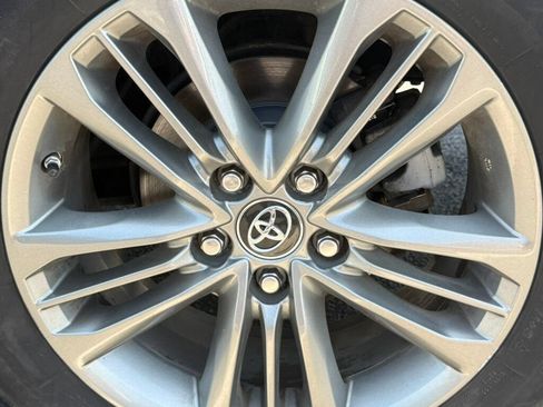 Used 2017 Toyota Camry SE FWD image 39
