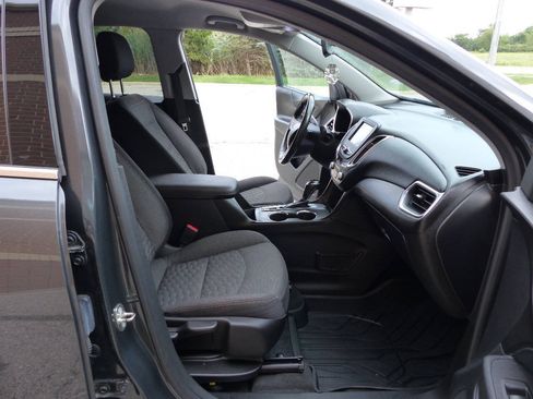 Used 2018 Chevrolet Equinox LT FWD image 43