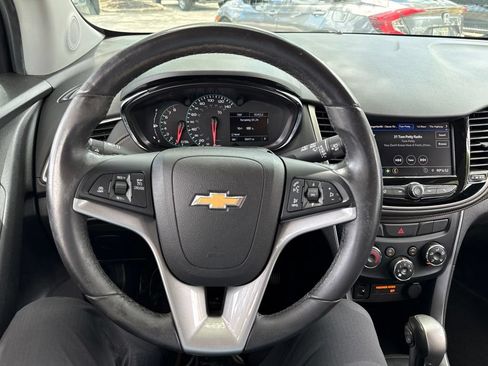 Used 2020 Chevrolet Trax LT w/ Driver Confidence Package AWD/4WD image 28